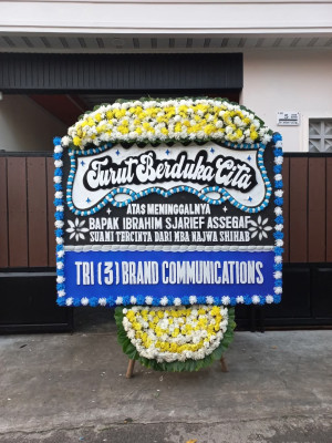 Papan Bunga Duka di Yapen Barat